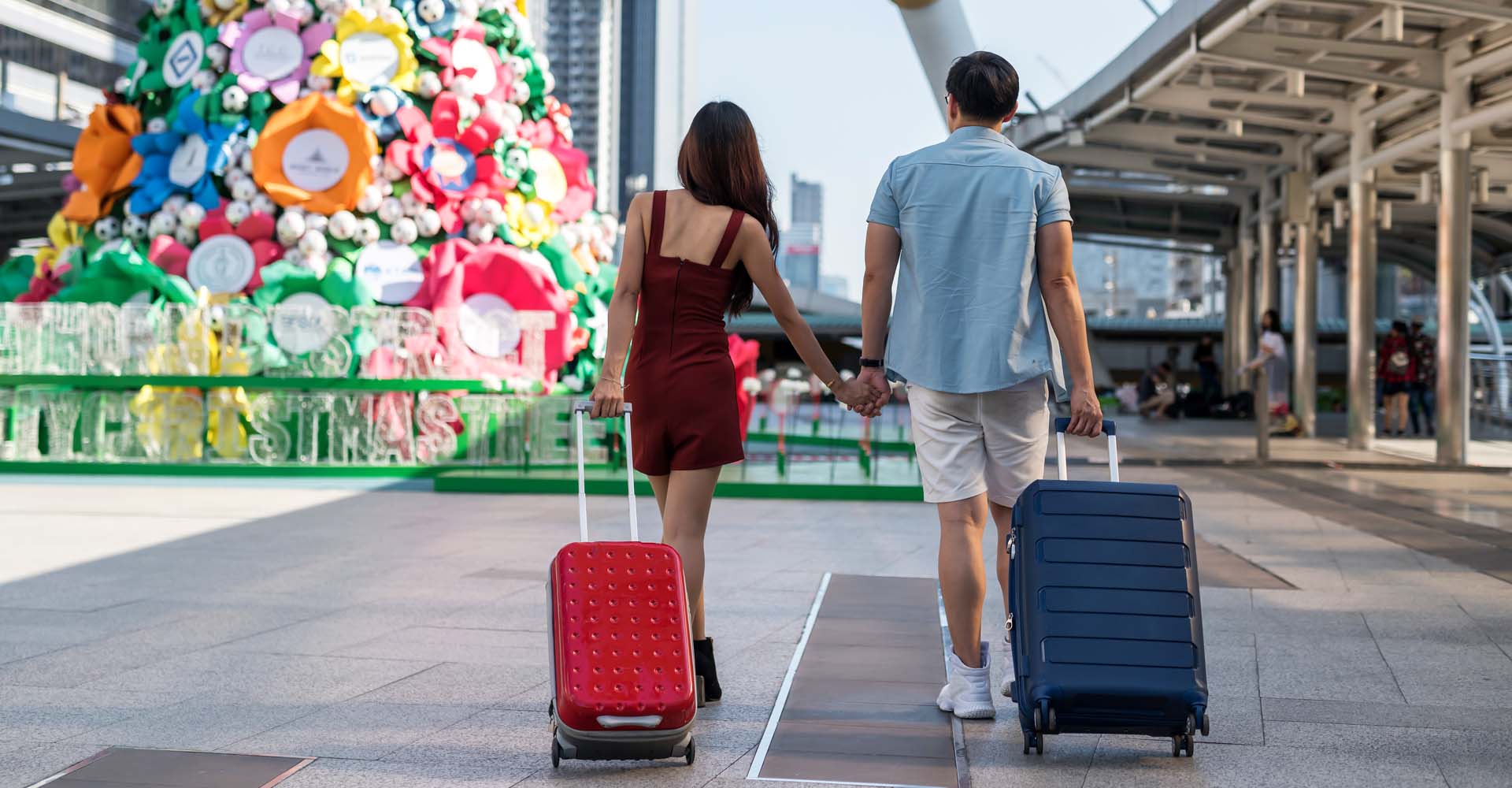 How many public holidays does singapore have?